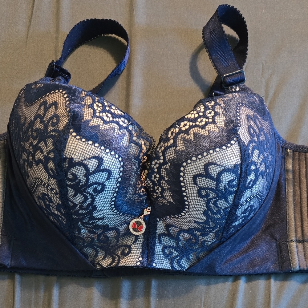Elegant Lace Underwire Bra - Black